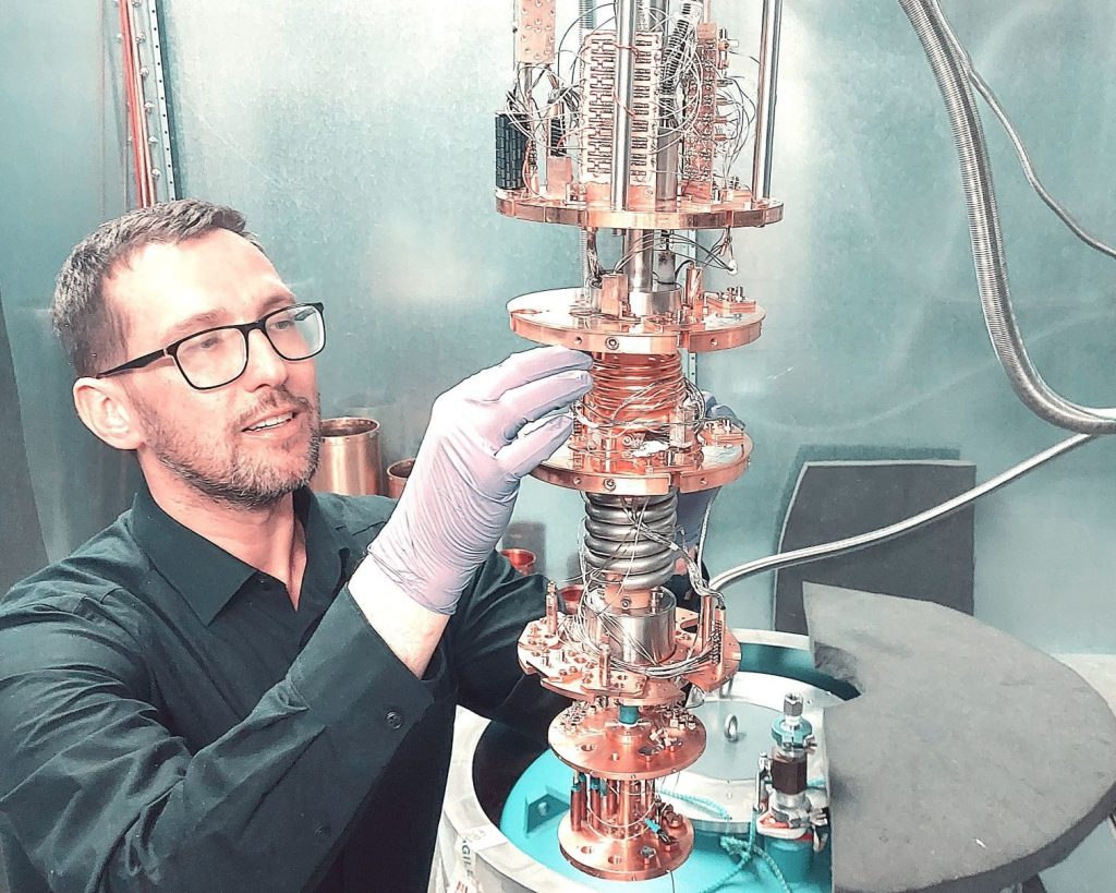 Quanten-Physik und Gravitation mit mikromechanischen Oszillatoren