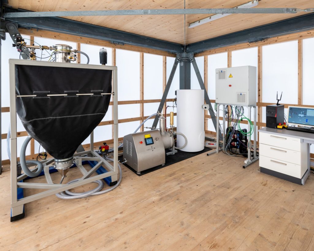 Regelung und Gebäudebetrieb eines thermochemischen Energiespeichers mit CO2-Abscheidung für nachhaltiges Heizen