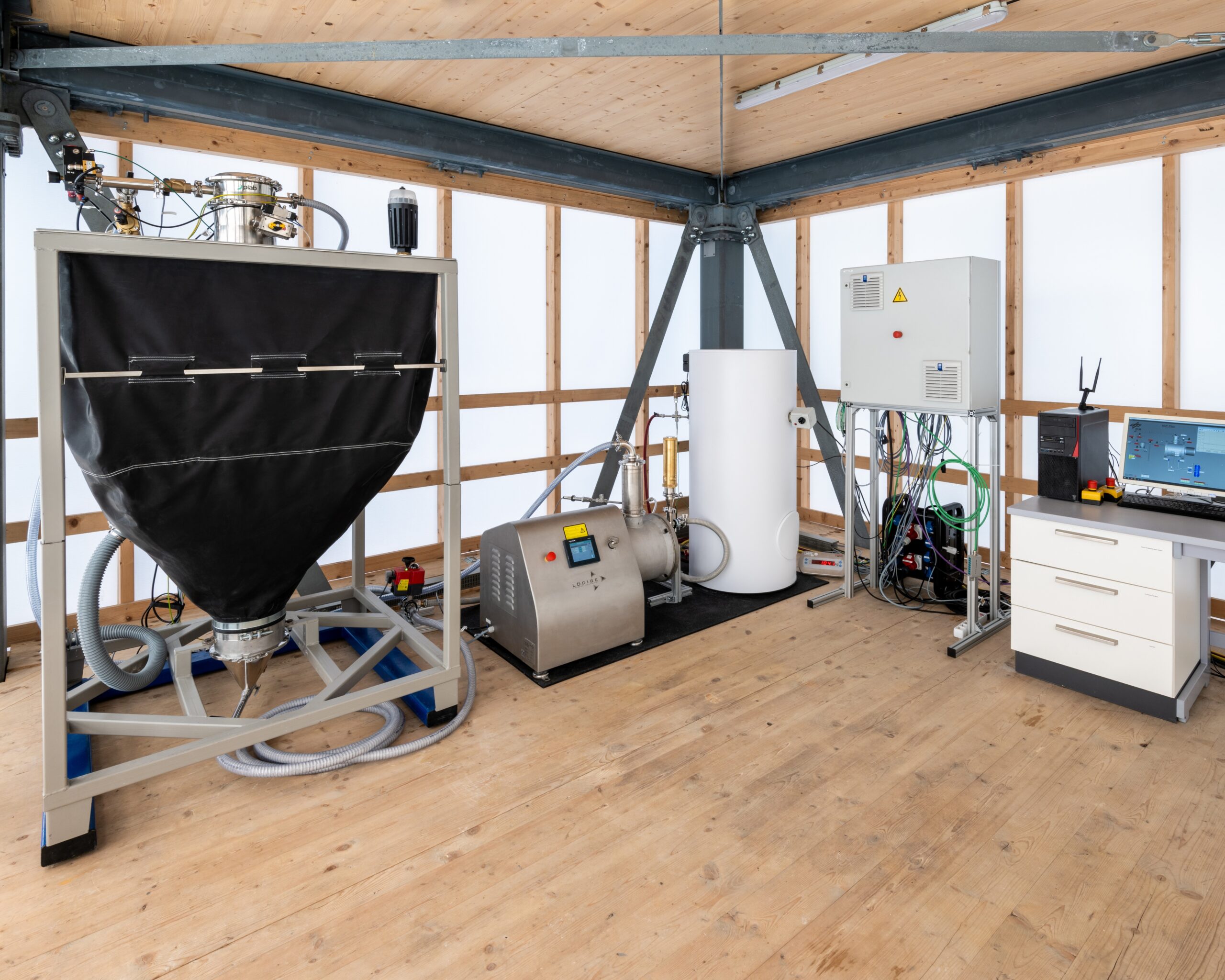 Regelung und Gebäudebetrieb eines thermochemischen Energiespeichers mit CO2-Abscheidung für nachhaltiges Heizen