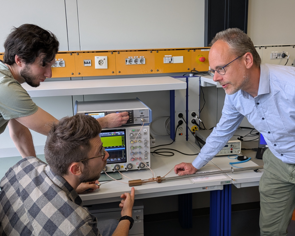Molekulare Atomuhr-Qubits für stabile Quantensysteme