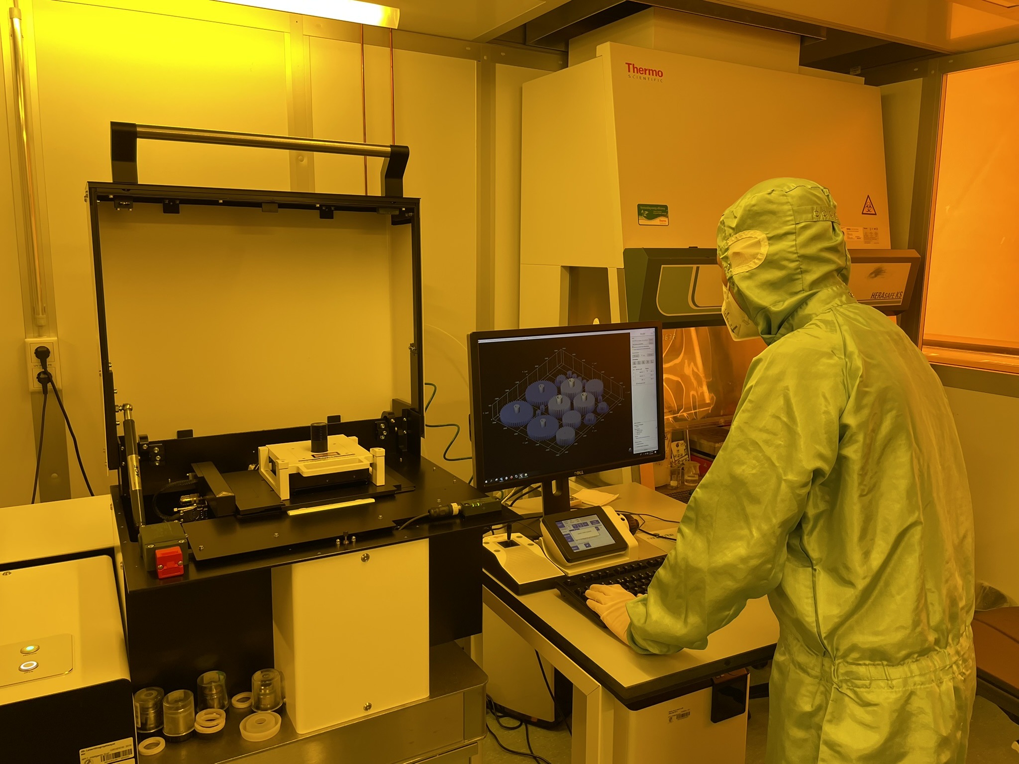 Miniature Bioelectronic GearBot: A Reconfigurable Wireless Platform for Multifunctional Manipulation